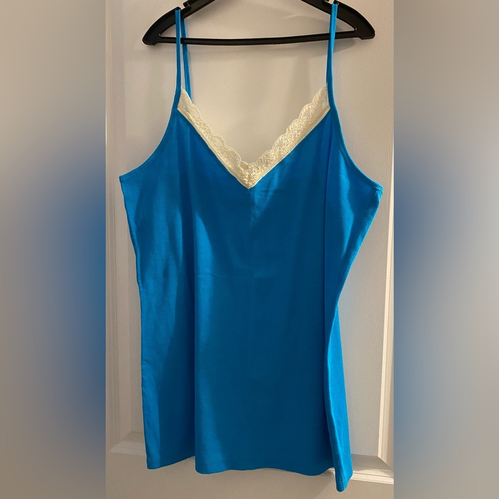 Pretty lace trimmed cami NEW. LAST CHANCE.!!!